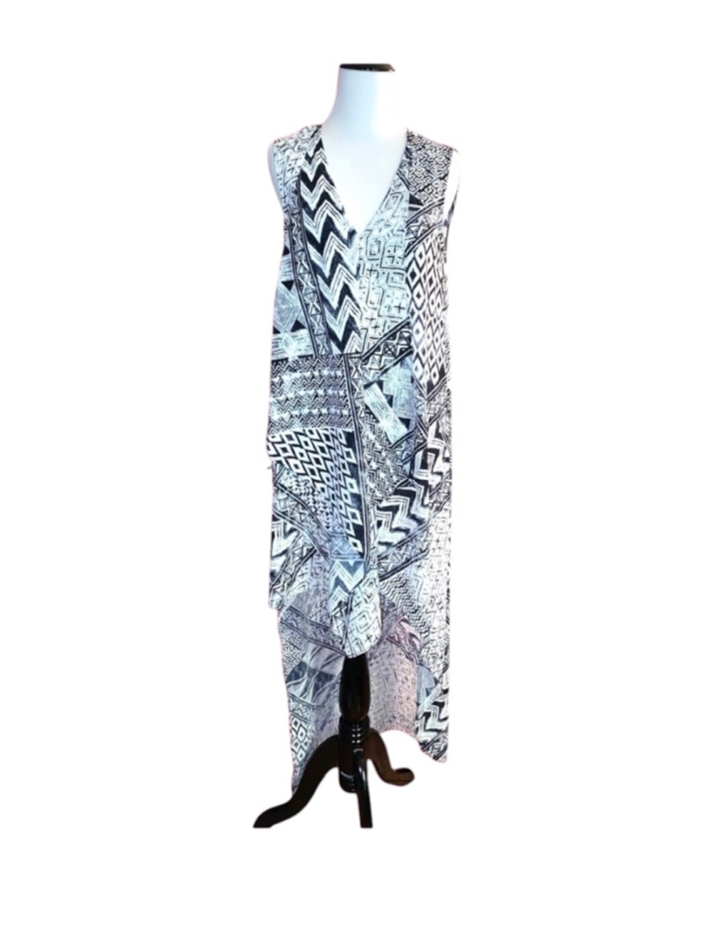 BCBGMaxAzria geometric black/ white midi high-low dress, light, breezy!
